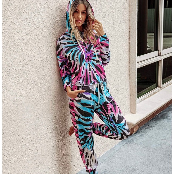 NWOT Pink and Blue Tie Dye Matching Set - Picture 3 of 5